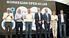 Alle partnerne i det nye samarbeidet var til stede under presentasjonen av satsingen. F.v.: Bjarne Foss, prorektor for forskning ved NTNU; Sigve Brekke, konsernsjef i Telenor; Rune Bjerke, konsernsjef i DNB; Pierre Sames, forskningsdirektør i DNV GL; Torbjørn F. Folgerø, digital direktør i Equinor; Alexandra Bech Gjørv, adm. dir. i Sintef og Even Aas, konserndirektør for samfunnskontakt i Kongsberg-gruppen.