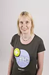 Hilde Thunem, administrerende direktør i Norid, kjenner ikke til hvilket av de 19 .no-domenene som er det eldste. Foto: Uninett Norid
