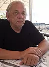 Øystein Myhre Andersen ble involvert i utviklingen av Simula på midten av 1960-tallet. Nå har han lagd et system som kompilerer Simula om til Java. Foto: Privat