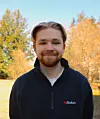 Kristoffer Krogh Wetterhus, leder i Abakus er bekymret for trenden der bedrifter ansetter tidligere og tidligere. Foto: Abakus