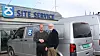 Daglig leder Per Karlsson i Megadron til venstre og daglig leder Terje Hoemsnes i Site Service til høyre. Megadron drives videre med Karlsson i samme rolle.