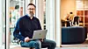 Øyvind Kristiansen i Telia Norge advarer nordmenn mot mobilsvindel i sommer. Seks av 10 Telia-kunder som har lastet ned Flubot-viruset, er norske.