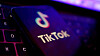 Telenor, Stortinget og flere kommuner innførte forbud mot Tiktok på jobbtelefoner i går.