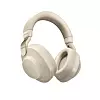 Talegaver: Jabra Elite 85H, her i fargen Gold Beige, skal være de første slike støykansellerende hodetelefonene som skal være behagelige når man fører en samtale. Foto: Jabra
