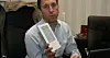 Kindle blir bedre, enten du vil eller ikke. Den internasjonale versjonen, her vist frem av Kindle-sjef Steve Kessel, får støtte for PDF-filer og langt bedre batteritid.