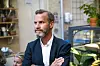 Pressesjef Anders Krokan i Telenor Norge sier at de fikk søksmålet i hendene i november 2022. Lenge etter at foreldelsesfristen løp ut: – Det vil si at Telia uansett ikke lenger har noen krav på erstatning da de har ventet for lenge med å fremsette dem, argumenterer han. Foto: Frode Hansen/NTB