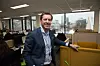 Hans-Henrik Merckoll medgir at IBM er en utfordrer innen nettsky, men målet er å bli størst. Fra det nye hovedkvarteret er det kort vei til Oslo Plaza og glassbygget som huser Dagens Næringsliv, som vi skimter i bakgrunnen. Foto: Marius Jørgenrud