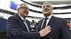 EU-kommisjonens president Jean-Claude Juncker sammen med EU-parlamentets president Antonio Tajani i EU-parlamentet i Strasbourg.