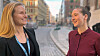 Mette Strand Hornnes (t.v.) defnerer seg som introvert og tror formuleringen i stilingsannonsen ga et bedre utgangspunkt. Julia Pape er kommunikasjonsrådgiver i Netcompany