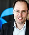 Lars-Åke Norling kvitter seg med over ti prosent av staben.
