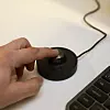 Med Hotkey Puck G2 veksler du raskt og enkelt mellom ulike skjerminnstillinger. Foto: Kurt Lekanger