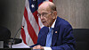 Handelsminister Wilbur Ross sier at amerikanske myndigheter stenger for bruken av to kinesiske apper av nasjonale sikkerhetsårsaker.