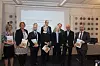 Lysneutvalget (se faktaboks) leverte i dag resultatet av halvannet års arbeid til justisminister Anders Anundsen - her til høyre i bildet.