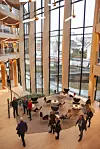 Sosialt: Finansparken har flere uformelle samlingssteder. Foto: KJETIL S. GRØNNESTAD