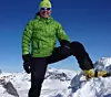 Nina Sundby liker å gå toppturer med randonne-utstyr. Her er hun på Galdebergtind, en topp i Jotunheimen. Foto: Privat