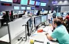 Koden sendes først til ESAs kontrollsenter, før den sendes videre til astronautene som befinner seg i bane rundt jorden. Der skal koden kjøres før resultatene sendes tilbake til Skedsmo kodeklubb. – Det er kjempemessig, konstaterer leder for kodeklubben Pål Grønstad Solheim til digi.no. Foto: NTB scanpix