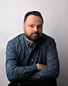 Senioringeniør Eirik Gulbrandsen i Datatilsynet tror NTNU-prosjektet kan bidra til å gjøre offentlige virksomheter Copilot-klare. Foto: Rune Hammerstad