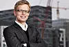 Even Sandvold Roland (26) er kommunikasjonssjef i Tesla. Foto: Kilian Munch