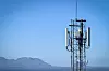 Ice og Telia planlegger å samarbeide om radiodelen av mobilnettet. I Europa er det ikke uvanlig med slike samarbeid om infrastruktur. Her illustrert med en basestasjon ved kysten i Nord-Norge.
