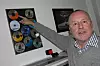 Et dusin utgaver av Windows 95 på CD-rom preger kontorveggen til Erik Frøystein, inkludert alt fra beta-utgave til en offisiell partner-versjon utgitt av Digital i sin tid. Bilde: Marius Jørgenrud