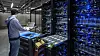Selv på innsiden av veggene i Facebooks datasentre skal det være vanskelig å gjøre endringer på serverne.