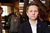 Reynir Jóhannesson, daglig leder i Norsk Datasenterindustri, viser til at det er gratis å stille seg i strømkø.