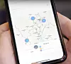 Via en mobil-app kan birøkterne se på et kart hvor de nærmeste «matfatene» til biene er, basert på innsamlede analysedata fra bienes dans i bikubene. Skjermbilde: Fra video