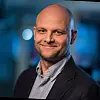 Espen H. Halvorsen jobber med samarbeid mellom Telenor og ulike partnere Foto: Telenor