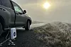 En antenne for fast trådløst bredbånd (FTB) peker mot en basestasjon i Lillestrøm. Testerne kjørte lengre og lengre vekk for å sjekke rekkevidde og ytelse.