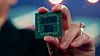 Prototype av AMD Ryzen 5900X-prosessor med 3D-chiplet-teknologi og vertikalt cacheminne direkte koblet til silisiumbrikkene som inneholder CPU-kjernene (CCD).