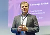 Eidsiva-sjef Trond Skjellerud har meldt selskapet inn i Fiberforening.no, som er navnet på den 'nye' Fiberforeningen. Her taler han på et møte i mørk fiber-sammenslutningen Easy Fibre i mai i år.