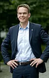 Salgs- og markedsdirektør Per André Rykhus i Altibox sier selskapet opplever kontinuerlig vekst, og har ingen planer om å redusere aktiviteten.