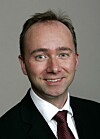 Næringsminister Trond Giske er i gang med en satellitt-strategi. Den kommer til våren.