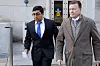 Paras Jha (til venstre) idet han forlater rettslokalet i Trenton, New Jersey den 13. desember 2017-er 13, 2017. Foto: Reuters/Dominick Reuter