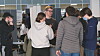 Studentene ved NTNU i Gjøvik på en av sine karrieredager. Linjeforeningen for IT-studentene har ikke merket noe til nedgangstider.