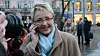 På bildet tar daværende samferdselsminister, Senterpartiets Liv Signe Navarsete, den første samtalen i det som skulle bli det tredje mobilnettet i Norge, Network Norway. Datoen var 1. februar 2007. Drøyt 14 år seinere, i valgåret 2021, fronter hun et forslag i Stortinget om bedre mobildekning.