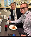 Kaffeprat med NATOs generalsekretær Jens Stoltenberg (til venstre). Foto: Privat