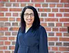 Farah Ali, advokat og sjef for juridisk seksjon i Nito, peker på at det er viktig å finne ut av hva man binder seg til hvis man inngår en aksjeavtale. Foto: Nito
