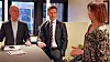 Statsråd Jan Tore Sanner og ordfører i Moss, Tage Pettersen, lytter til Grete Støre Rosenlund, som leder Moss kommunes IKT- og dokumentasjonavdeling.