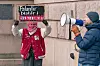 I tillegg til appeller ble det delt ut løpesedler til forbipasserende for å informere om teknologiselskapets rolle i internasjonale konflikter og overvåking.