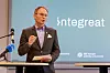 Forsknings- og høyere utdanningsminister Oddmund Hoel åpnet Integreat. Han mener dette er et viktig grep for å forberede det norske samfunnet på en fremtid med kunstig intelligens. Foto: Are Thunes Samsonsen
