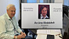 Per-Arne Rindalsholt og innfelt et gammelt visittkort.