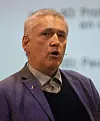 Thomas Nilsen fra Barents Observer mener ordet ondsinnet beskriver jammingen bedre enn defensive tiltak og peker på at Russlands handlinger lammer kritisk sivil infrastruktur i nord. Foto: Marius B. Jørgenrud