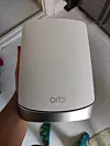 Stor og klumpete. Størrelsen gjør at Orbi er vanskelig å plassere ut i en liten leilighet hvis du har en samboer som ikke er glad i dingser.