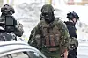 Bombeeksperter fra Forsvaret på jobb sammen med politiet i Trondheim i februar. Nå skal de ta i bruk mobilnettet til Telenor i tillegg til annet sambandsutstyr.