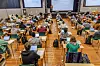 En anonym rapport hevder at det er mulig å omgå flere sikkerhetstiltak på eksamen. Bildet er fra en eksamen ved en videregående skole i Drammen og har ingen tilknytning til de påståtte sårbarhetene eller rapporten.