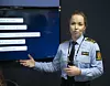 Lone C. Pettersen leder internettrelatert etterforskningsstøtte (IRES). De har også en nettpatrulje og tar imot tips om voldelig ekstremisme og hatefulle ytringer. Foto: Marius Jørgenrud