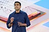 Microsoft-direktør Pavan Davuluri har ansvar for blant annet Windows. Her avbildet under en konferanse ved Microsofts hovedkontor i Redmond i fjor.