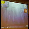 I Windows 7 blir vinduene gjennomsiktlige hvis man drar musen over et ikon nederst til høyre på skjermen.