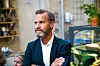 Pressesjef Anders Krokan i Telenor Norge sier at de fikk søksmålet i hende i november 2022. Lenge etter at foreldelsesfristen løp ut, mener selskapet. Foto: Frode Hansen/NTB